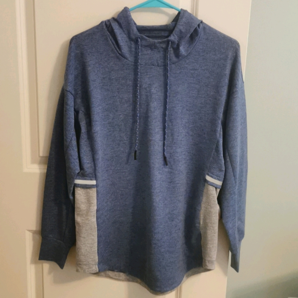 New climate sport top with reflective strip